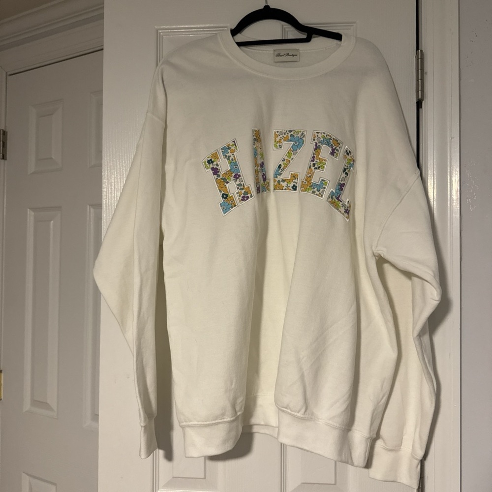 White Hazel Graphic Sweatshirt